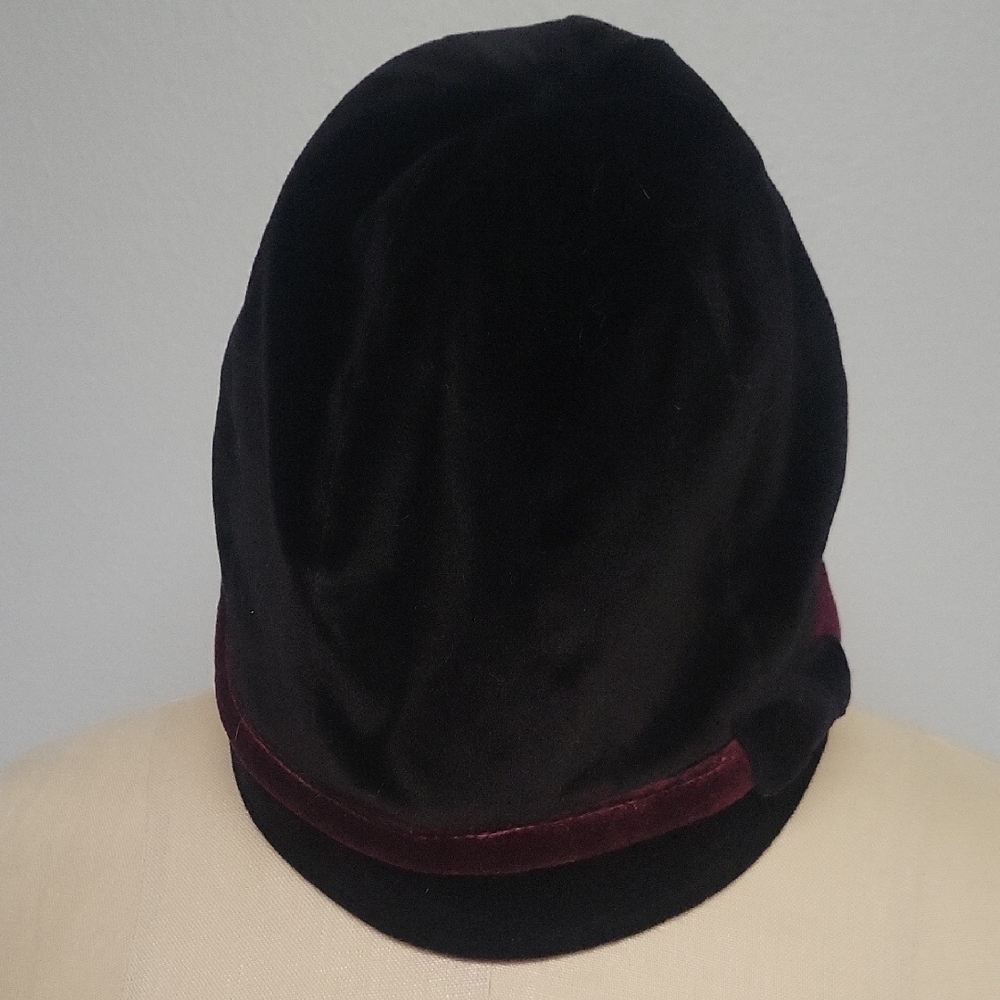 Goorin Bros Black and Burgundy Vintage Velvet Hat